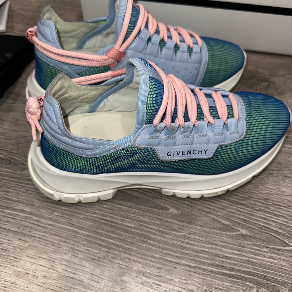 Authentic Givenchy Spectre Low Runner Sneakers Pi… - image 8